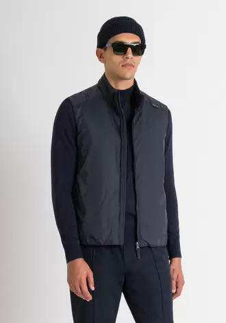 Oferta de Chaqueta Regular Fit De Nailon Ligero Con Relleno Sintético Dupont Sorona por 79€ en Antony Morato