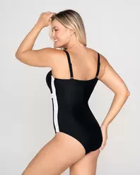 Oferta de One-Piece Petite Sporty Slimming Swimsuit por 52€ en Leonisa