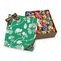 Oferta de LINDOR Flower Gift Box 700g por 31,99€ en Lindt