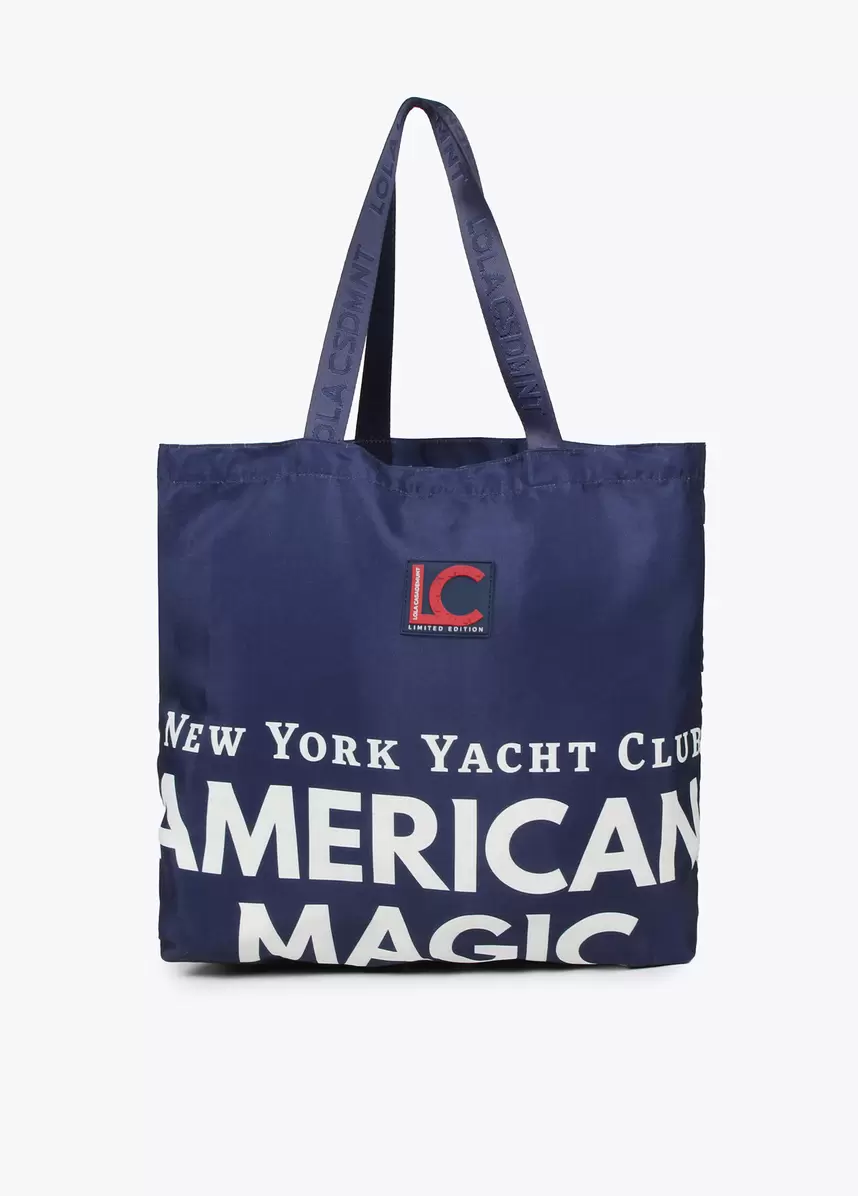 Oferta de Tote Bag Lola Casademunt y Amercian Magic por 29,95€ en Lola Casademunt