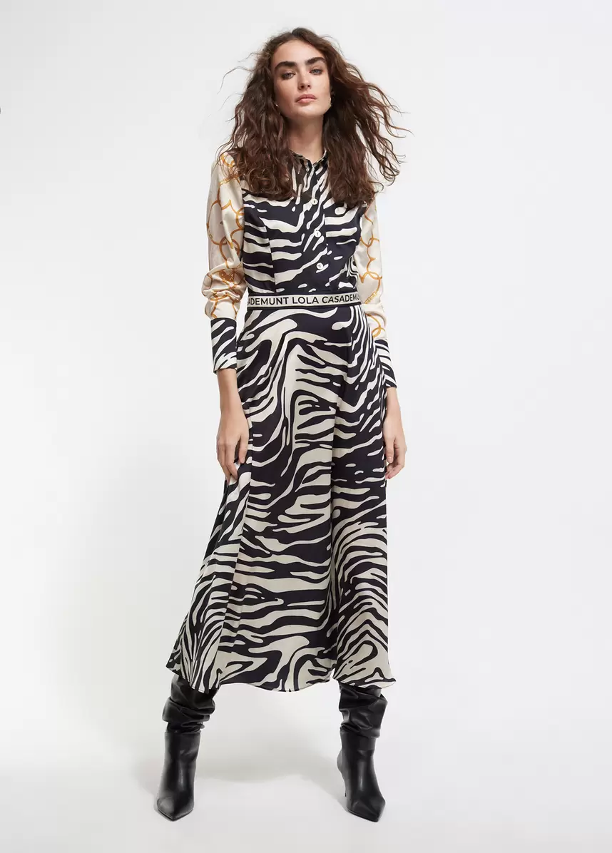 Oferta de Vestido estampado zebra por 149€ en Lola Casademunt