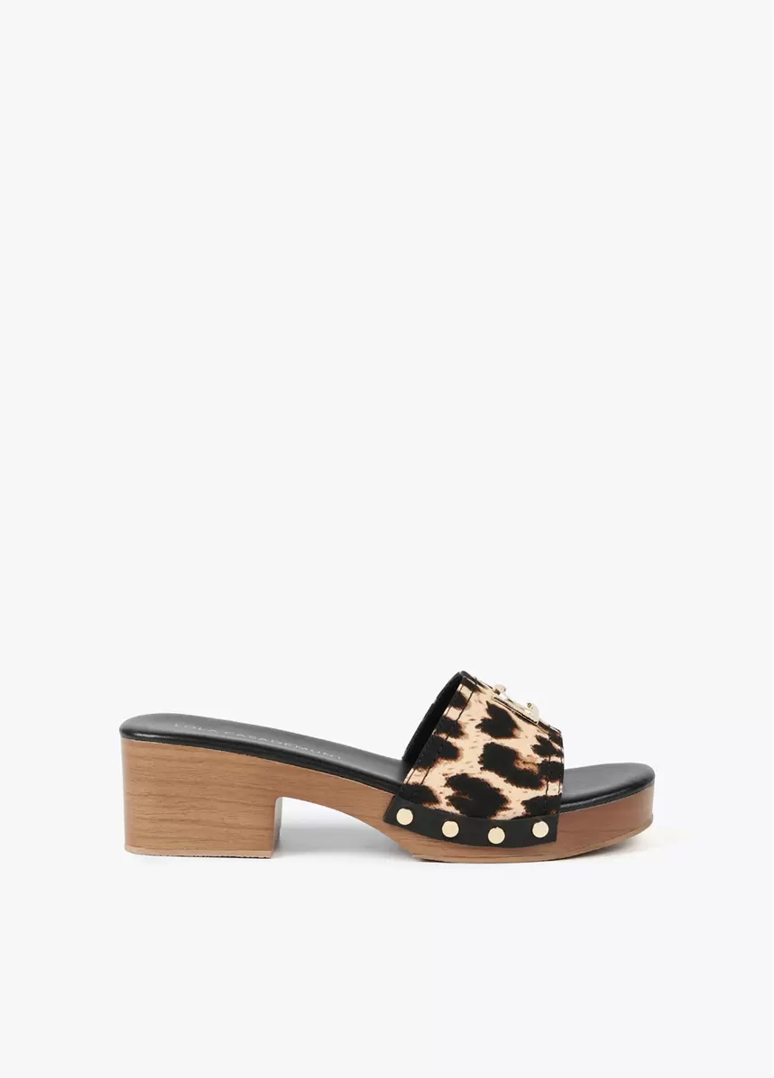 Oferta de Zueco tejido leopardo por 99€ en Lola Casademunt