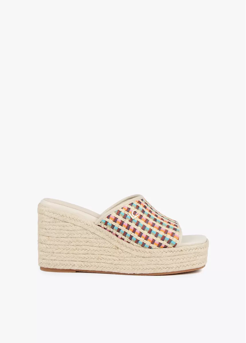 Oferta de Zueco multicolor con plataforma por 139€ en Lola Casademunt