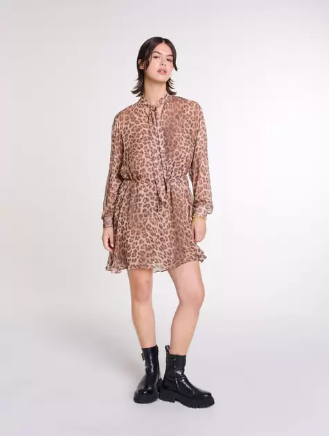 Oferta de Vestido corto estampado de leopardo por 177€ en Maje