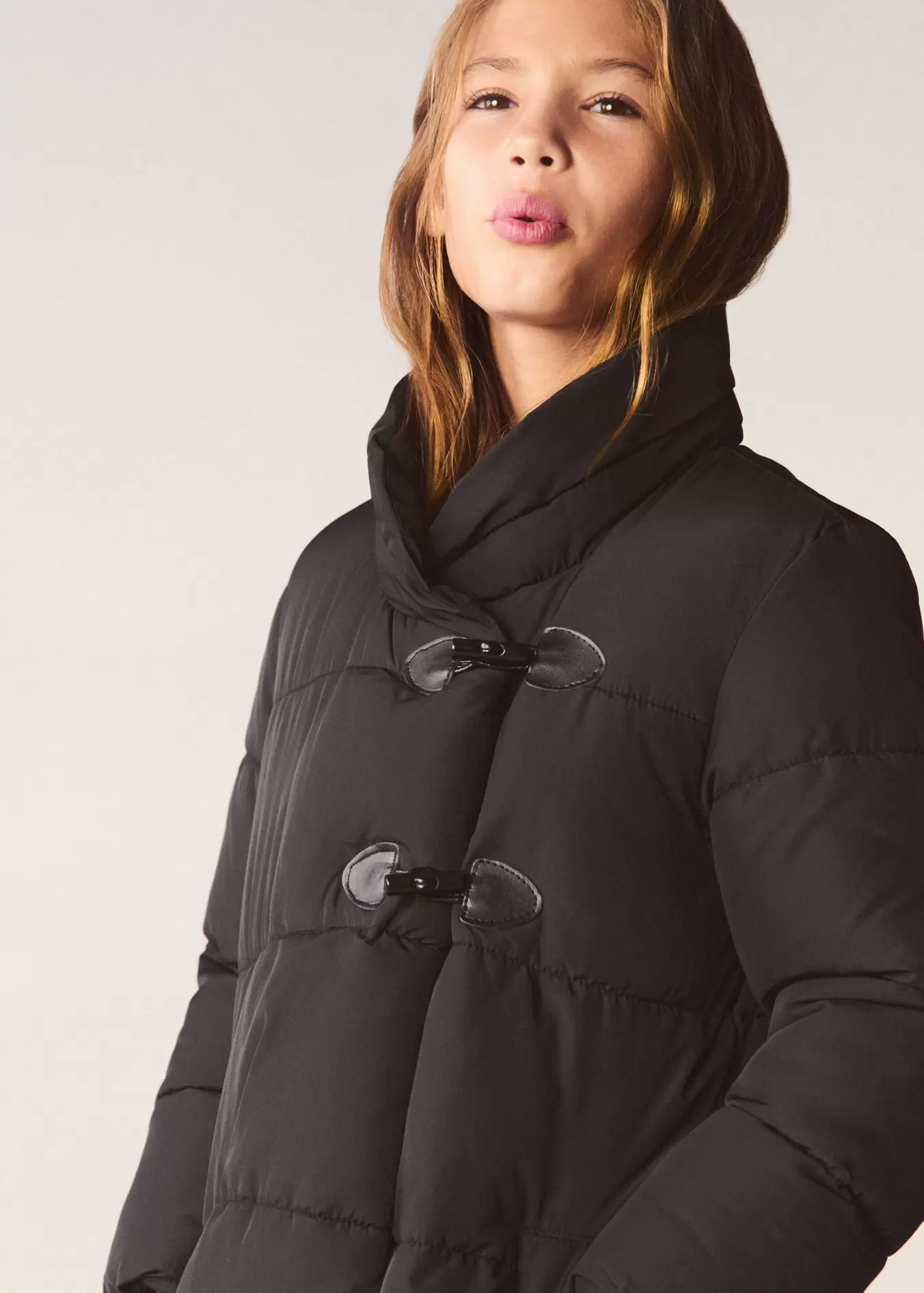 Oferta de Anorak acolchado botones por 35,99€ en MANGO