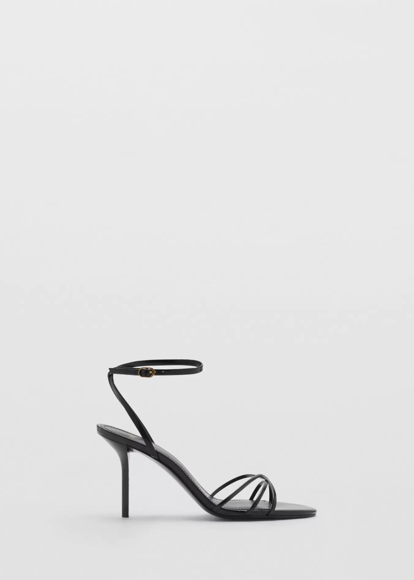 Oferta de Sandalia tiras tacón por 35,99€ en MANGO
