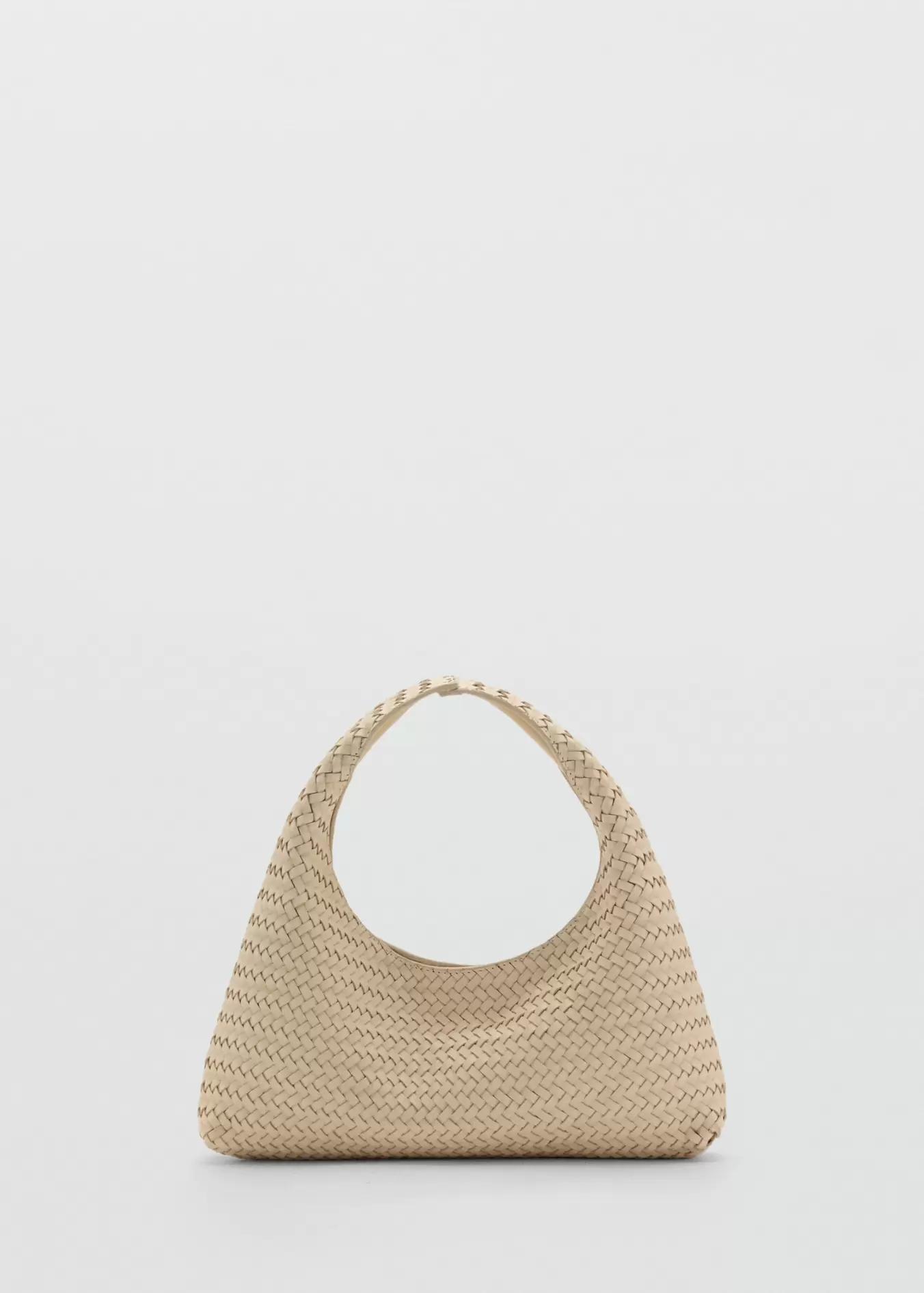 Oferta de Bolso mano piel trenzado por 99,99€ en MANGO