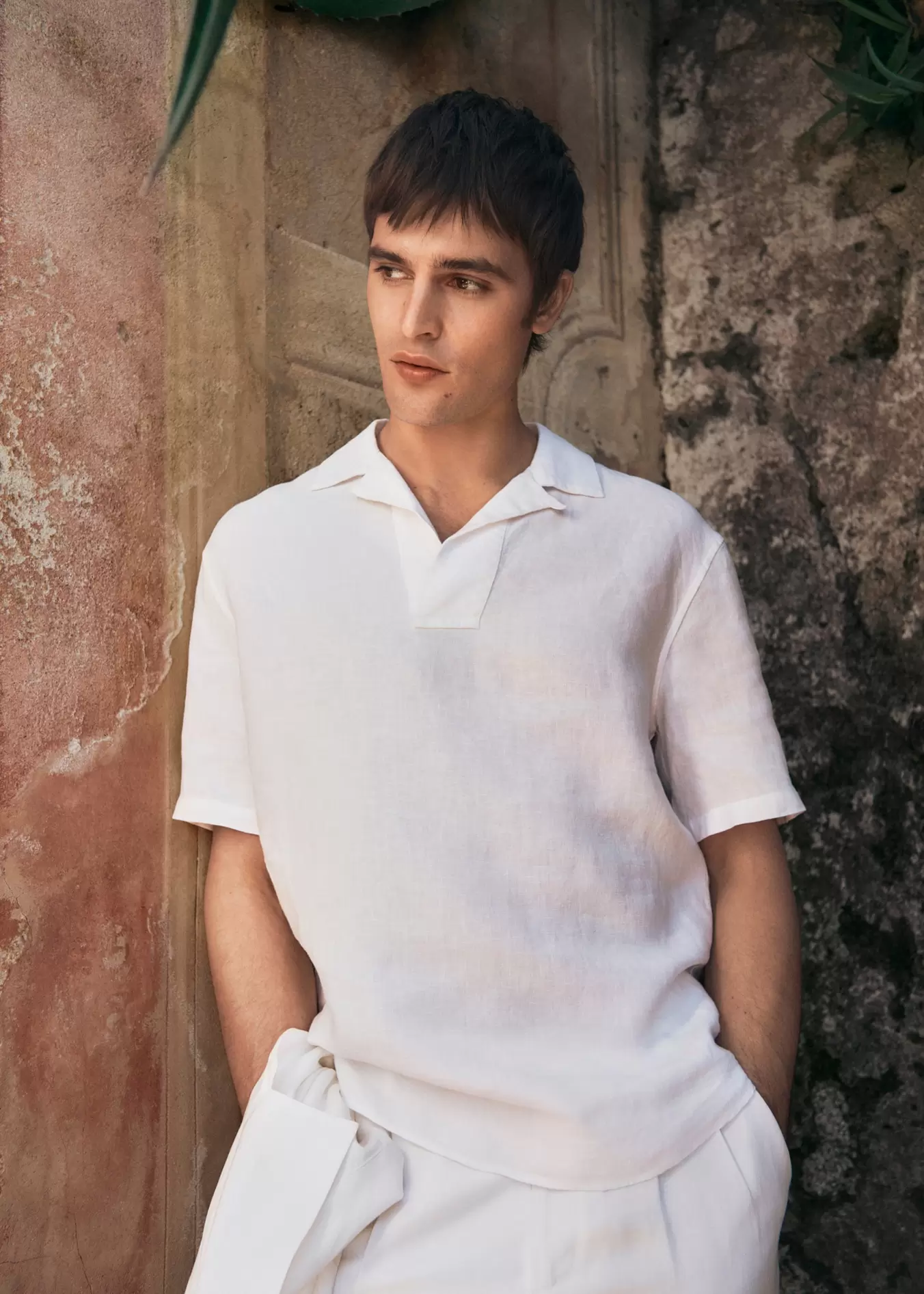 Oferta de Camisa polo lyocell lino regular fit por 59,99€ en MANGO