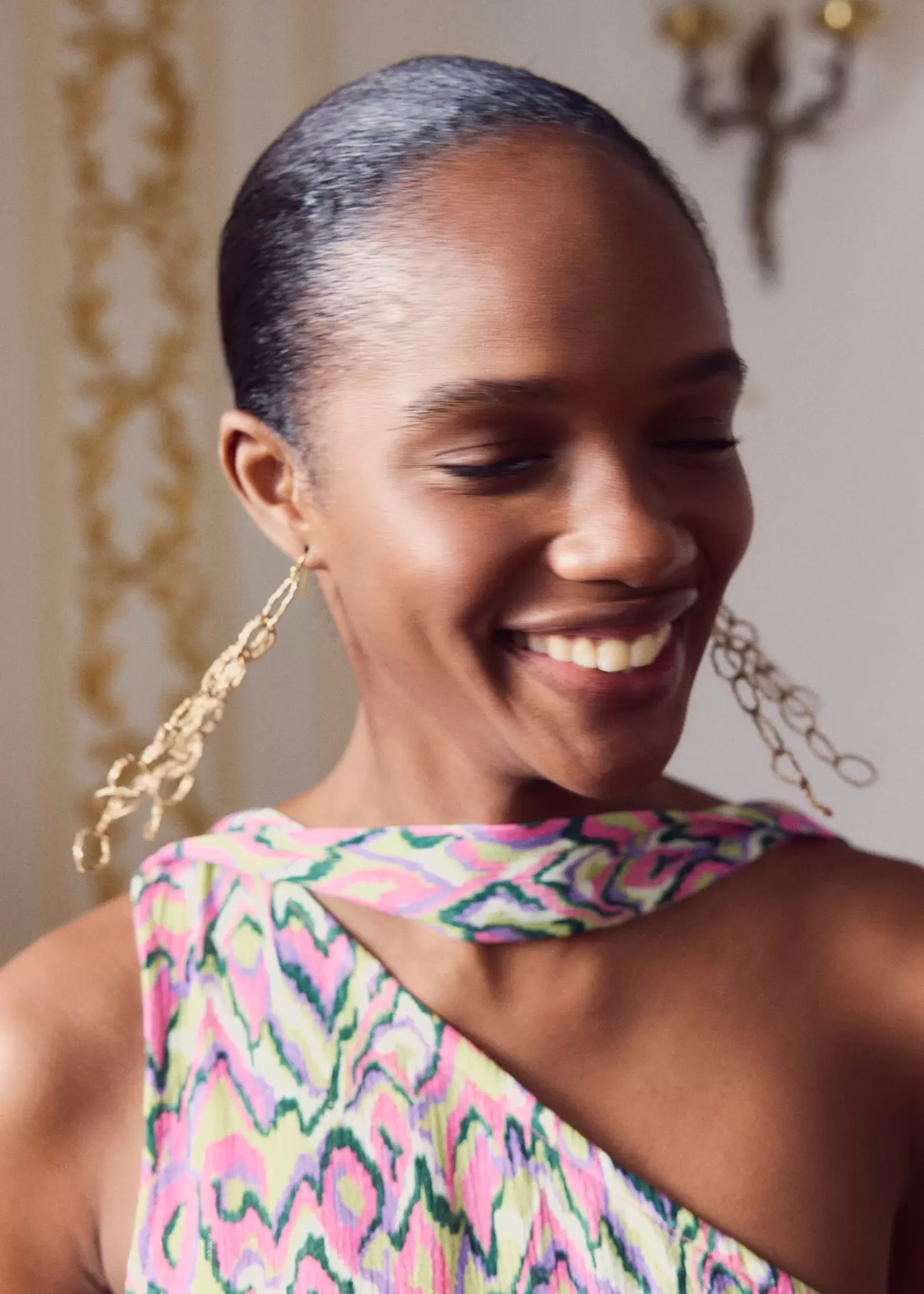 Oferta de Pendientes aros entrelazados por 9,99€ en MANGO