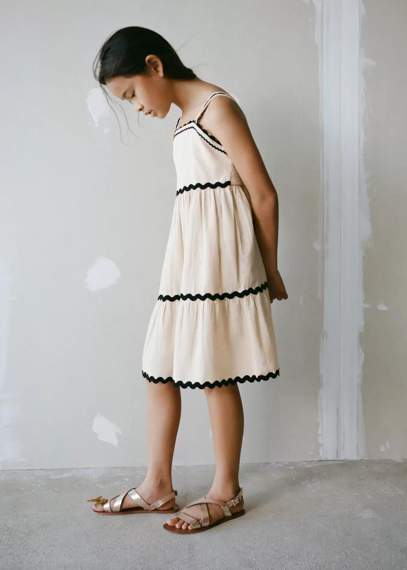 Oferta de Vestido lino ondas por 27,99€ en MANGO Kids