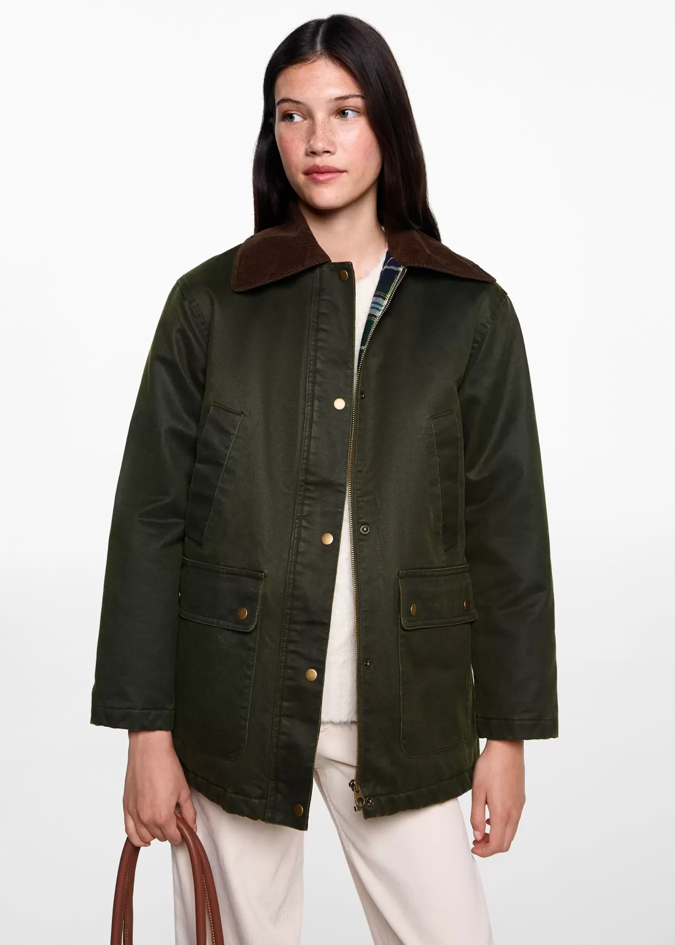 Oferta de Parka efecto encerado larga por 89,99€ en MANGO Man