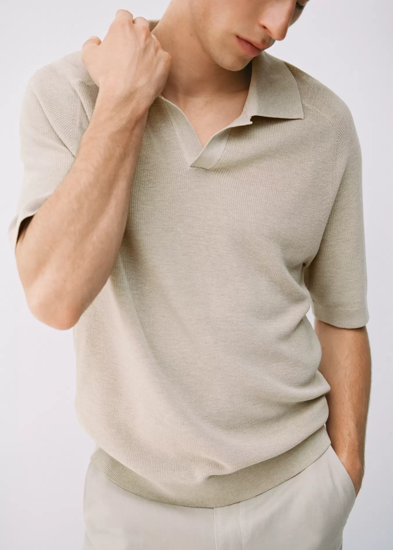 Oferta de Polo punto estructura por 29,99€ en MANGO Man