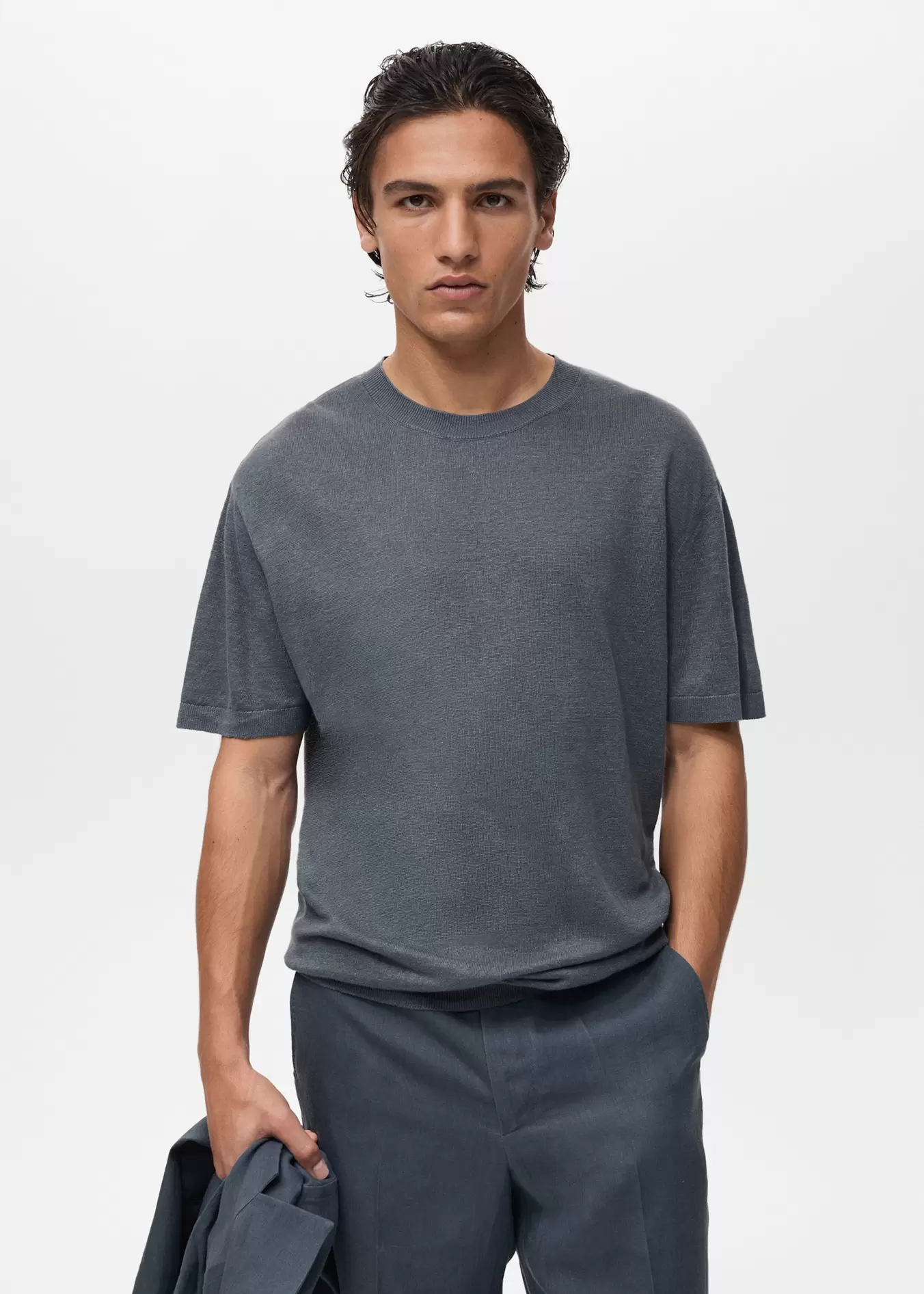 Oferta de Camiseta 100% lino acabados canalé por 49,99€ en MANGO Man