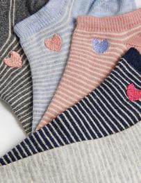 Oferta de Pack de 5 pares de calcetines Trainer Liners™ Sumptuously Soft por 15€ en Marks & Spencer