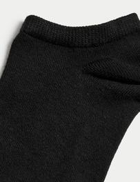 Oferta de Pack de 5 pares de calcetines Trainer Liners™ Sumptuously Soft™ por 12€ en Marks & Spencer