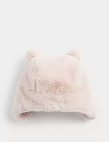 Oferta de Gorro de invierno infantil imitación de piel (0-3 años) por 16€ en Marks & Spencer