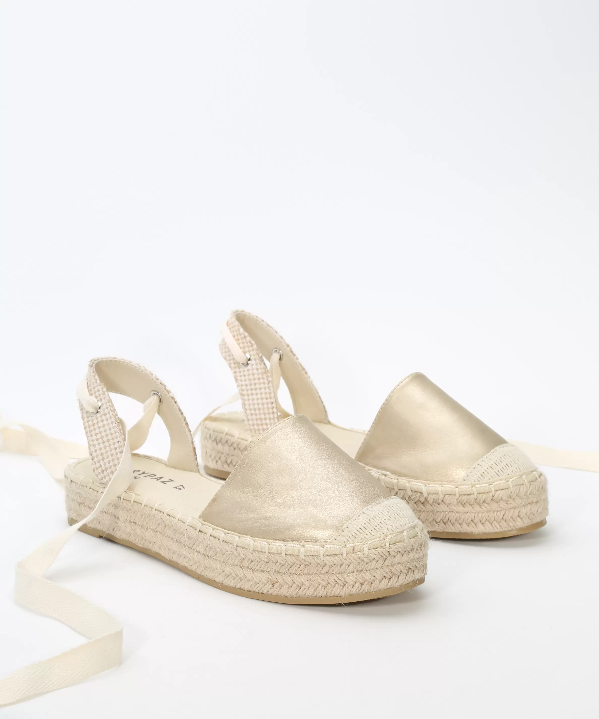 Oferta de Alpargatas planas atadas por 29,99€ en MARYPAZ