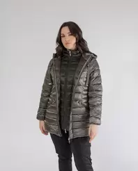 Oferta de PARKA DOBLE CUELLO EN COLOR DE CONTRASTE CAQUI por 99,99€ en October