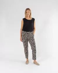 Oferta de PANTALON PIJAMERO PUNTONEGRO por 29,99€ en October