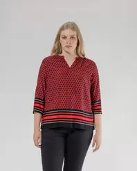 Oferta de BLUSA ESTAMPADO GEOMETRICO Y MANGA TRES CUARTOS ROJO por 35,99€ en October