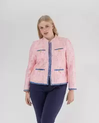 Oferta de CHAQUETA CORTA BOLSILLOS DE PLASTRONROSA por 99,99€ en October