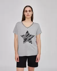 Oferta de CAMISETA ESTRELLA LENTEJUELA LUCKY GRIS JASPE por 32,99€ en October