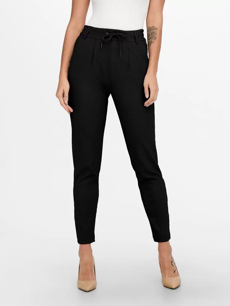 Oferta de ONLPOPTRASH-SALLY Cintura media Corte regular Pantalones de punto por 39,99€ en ONLY