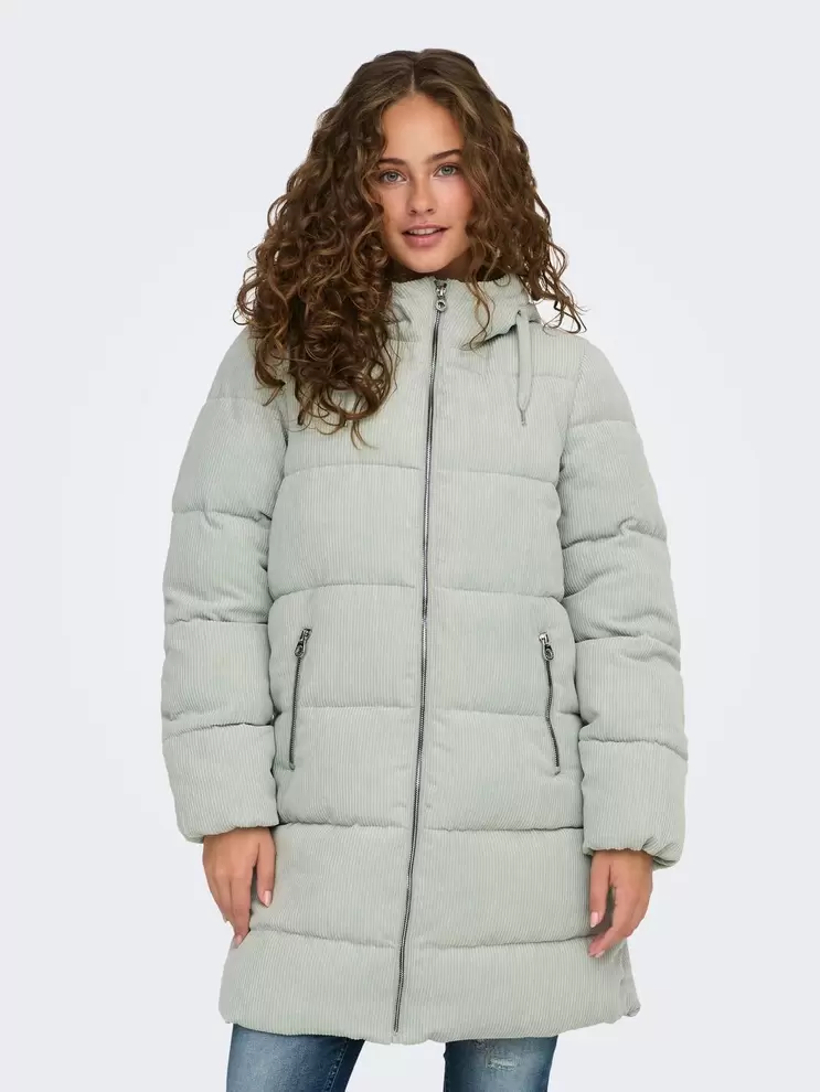 Oferta de ONLDOLLY Chaqueta corta acolchada por 79,99€ en ONLY