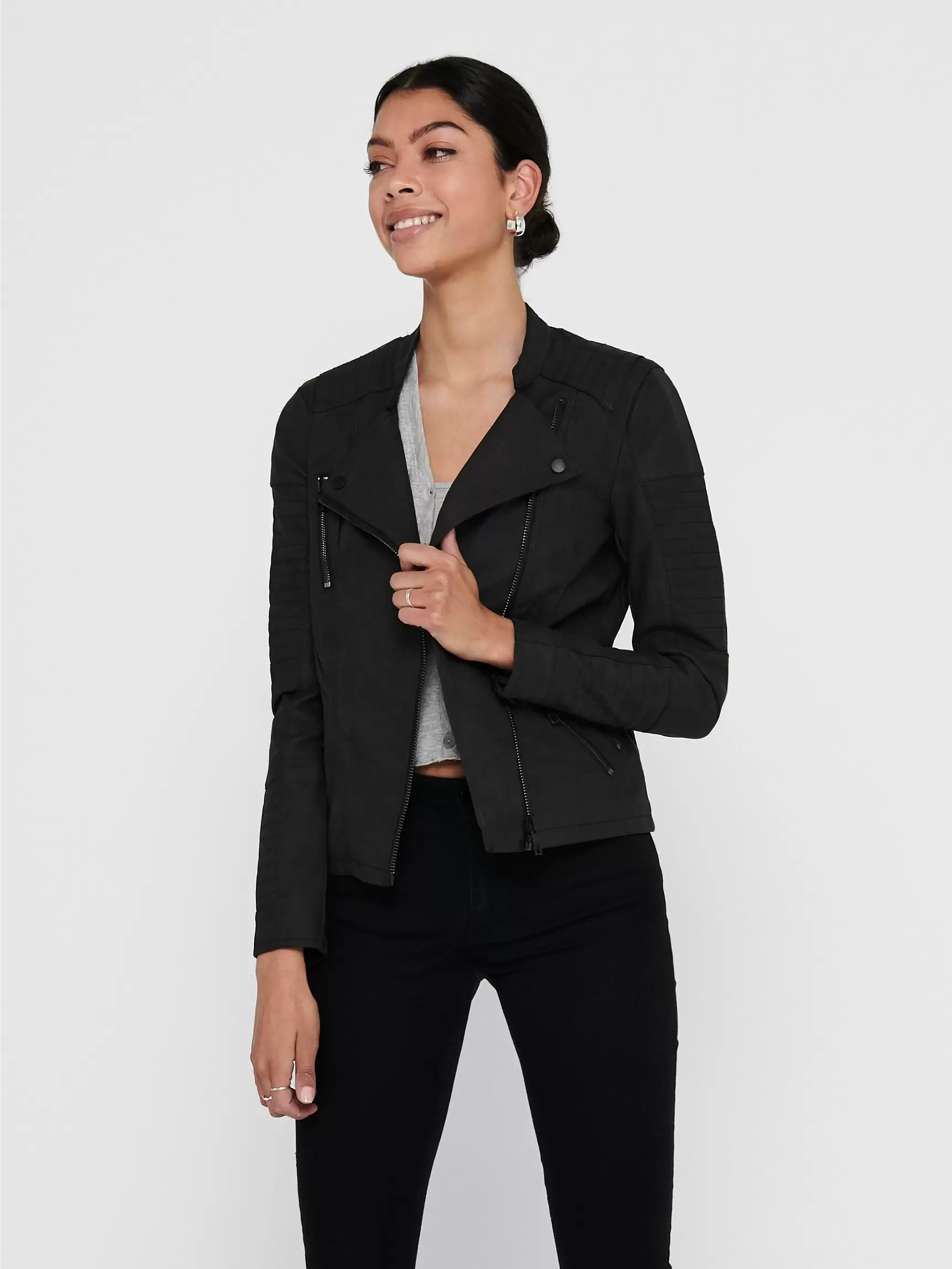 Oferta de ONLAVA Chaqueta de cuero sintético por 49,99€ en ONLY