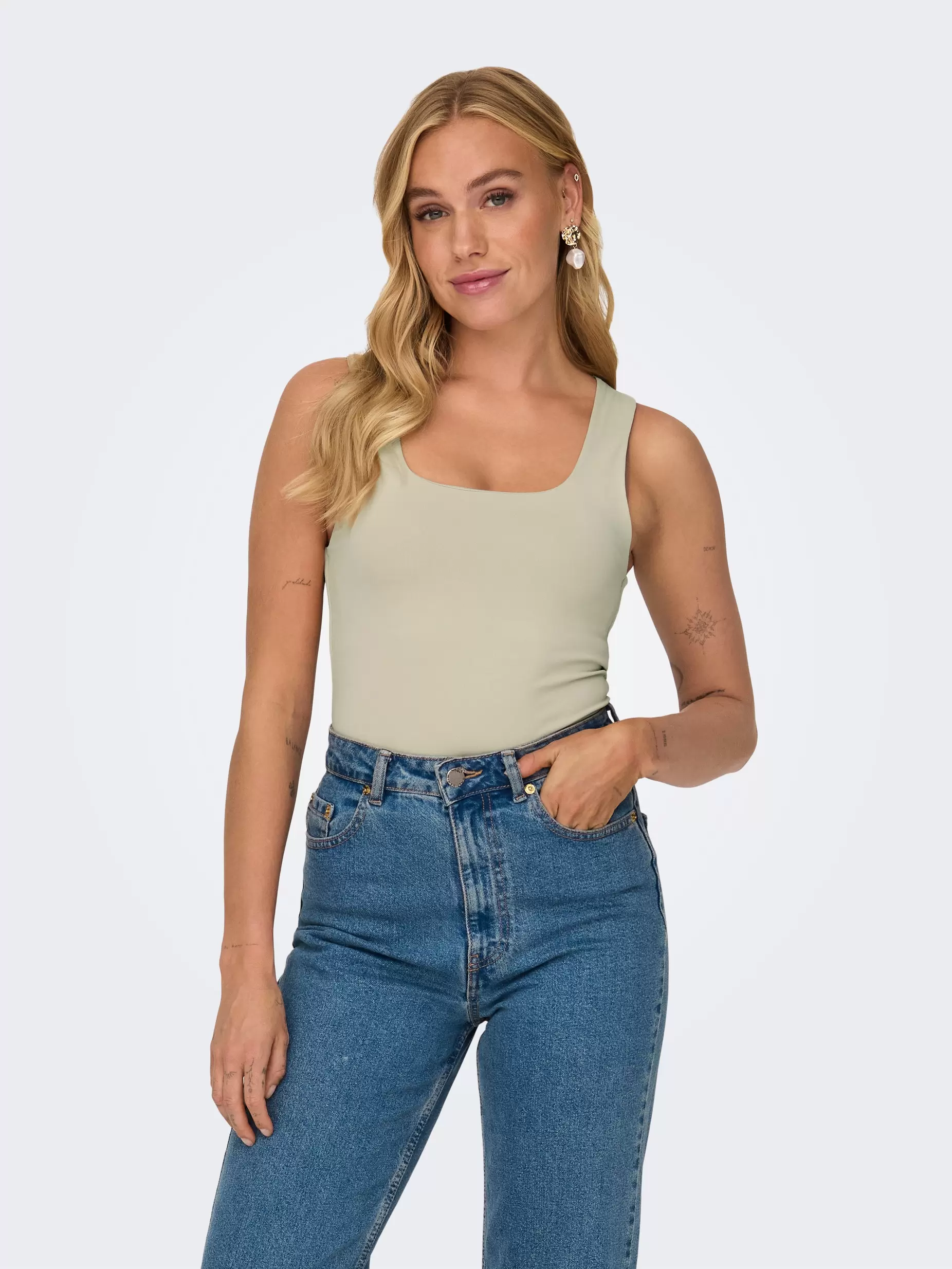 Oferta de ONLEA Camiseta de tirantes por 19,99€ en ONLY