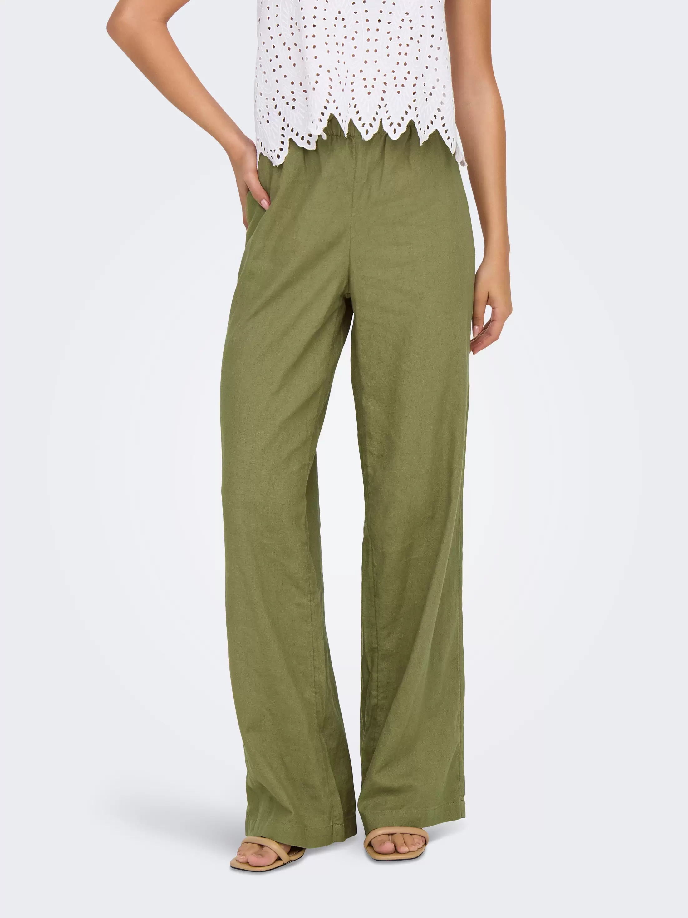 Oferta de ONLCARO Corte loose Pantalones por 39,99€ en ONLY