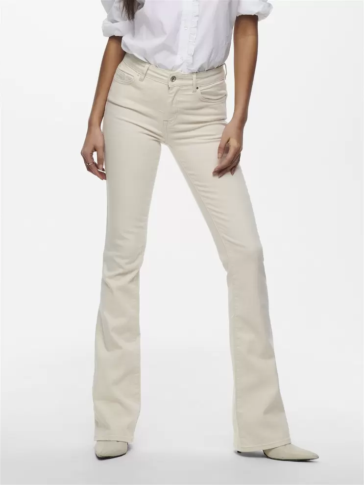 Oferta de ONLBLUSH Cintura media Corte flared Vaqueros por 44,99€ en ONLY