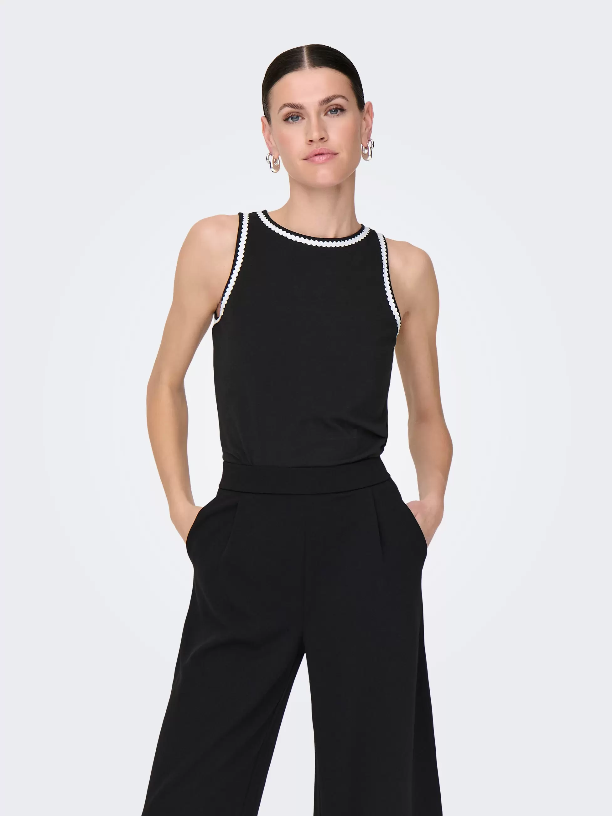 Oferta de JDYERIN Camiseta de tirantes por 14,99€ en ONLY