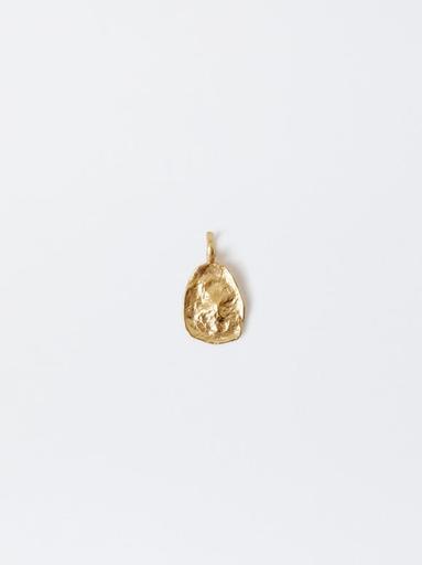 Oferta de NEW Gold-Plated Relief Charm 18k  Gold-Plated Relief Charm 18k por 12,99€ en Parfois