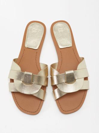 Oferta de Metallic Flat Crossed Sandals por 25,99€ en Parfois