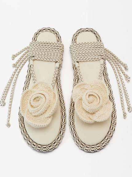 Oferta de Crochet Strappy Sandals por 32,99€ en Parfois