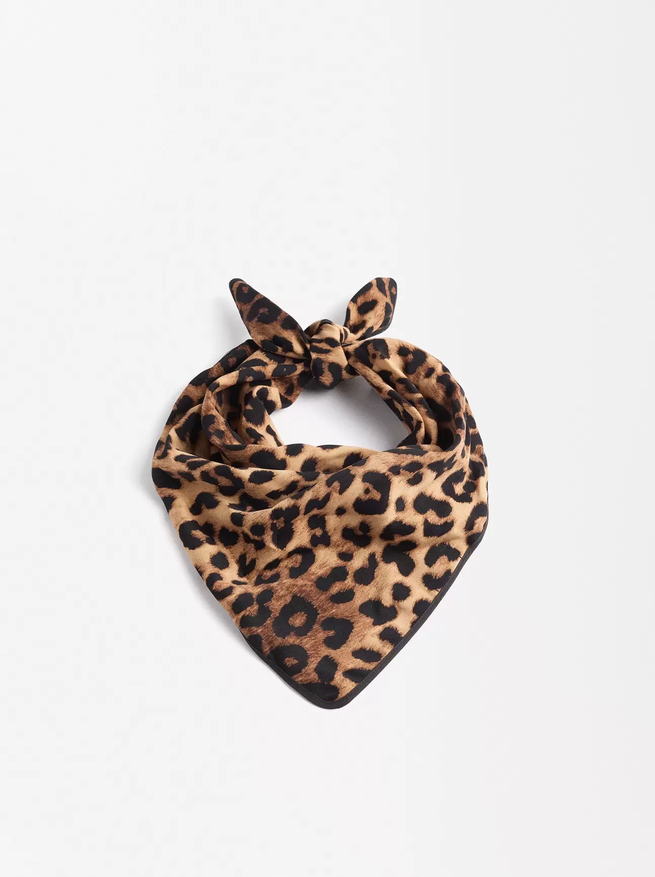 Oferta de Leopard Print Square Scarf por 9,99€ en Parfois