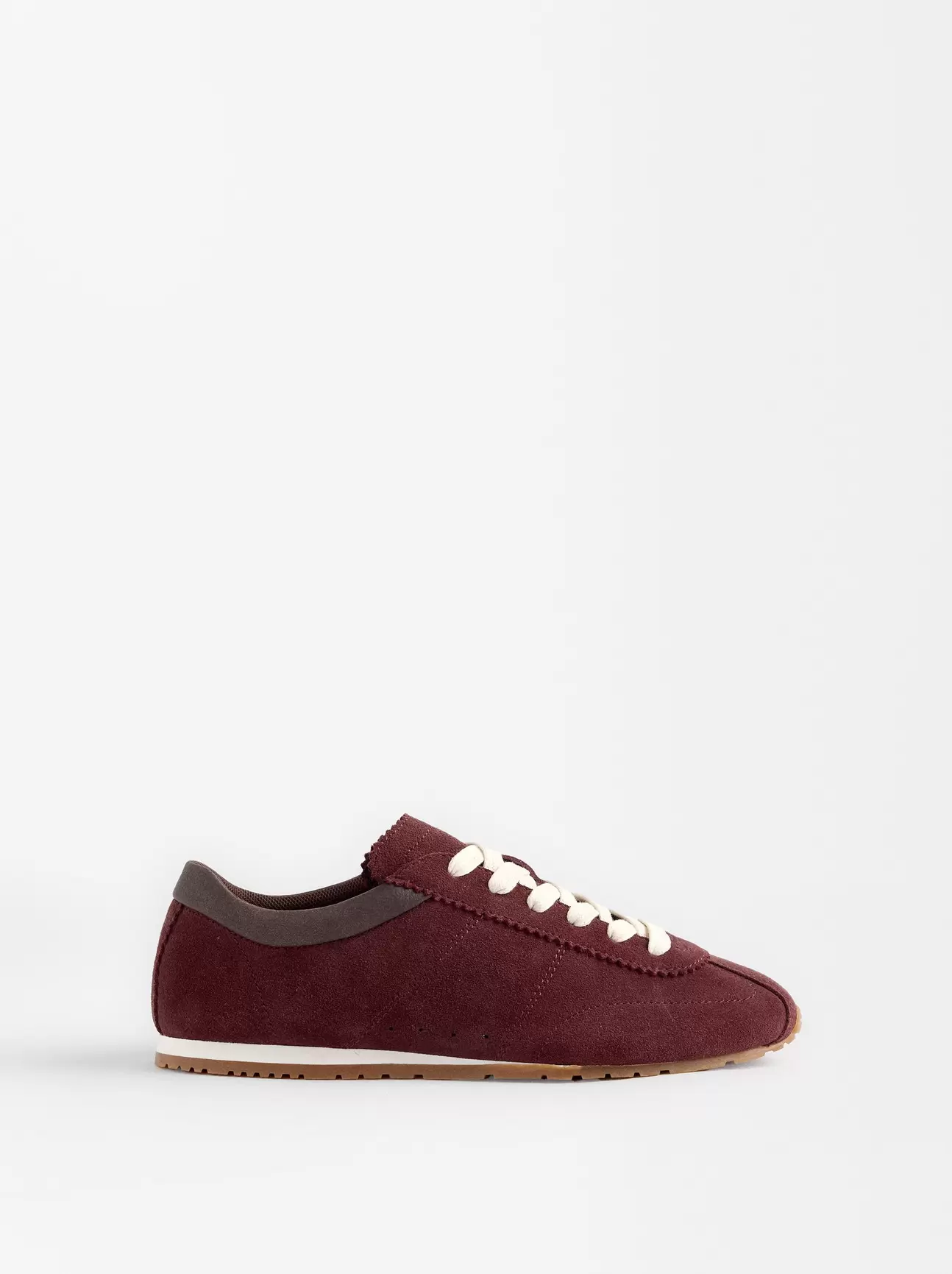 Oferta de Suede Sports Sneakers por 49,99€ en Parfois