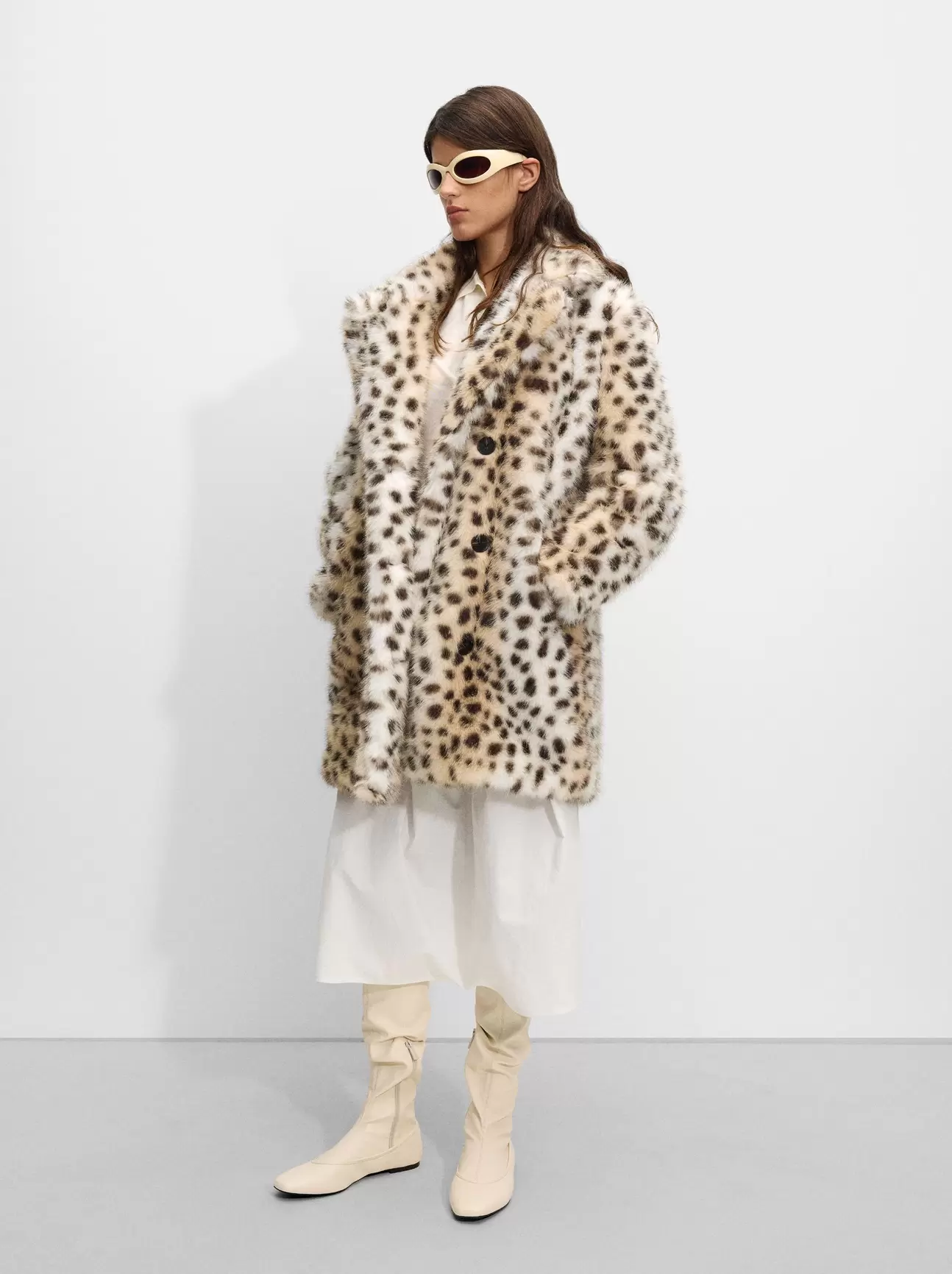 Oferta de Animal Print Faux Fur Coat por 89,99€ en Parfois