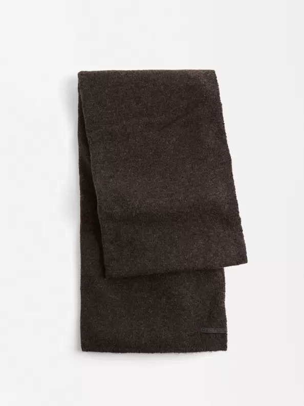 Oferta de Knitted Scarf With Wool por 19,99€ en Parfois