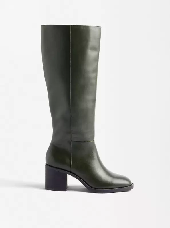 Oferta de Online Exclusive - High Leather Boots por 99,99€ en Parfois