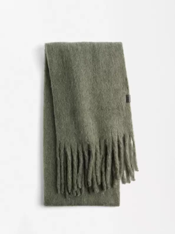 Oferta de Fringes Scarf With Wool Blend por 19,99€ en Parfois