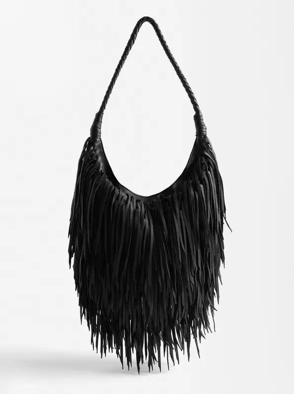 Oferta de Leather Shoulder Bag With Fringes por 69,99€ en Parfois