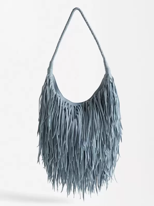 Oferta de Leather Shoulder Bag With Fringes por 69,99€ en Parfois