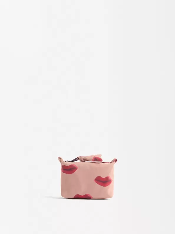 Oferta de Printed Nylon Coin Purse por 9,99€ en Parfois