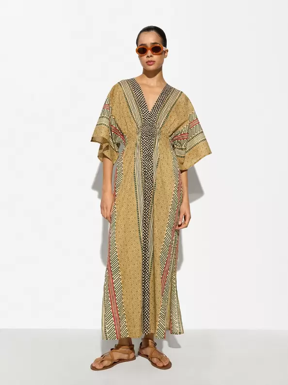 Oferta de Printed Long Dress por 9,99€ en Parfois