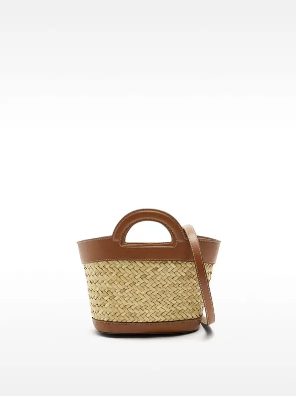 Oferta de Raffia tote bag with crossbody strap S por 27,99€ en Parfois