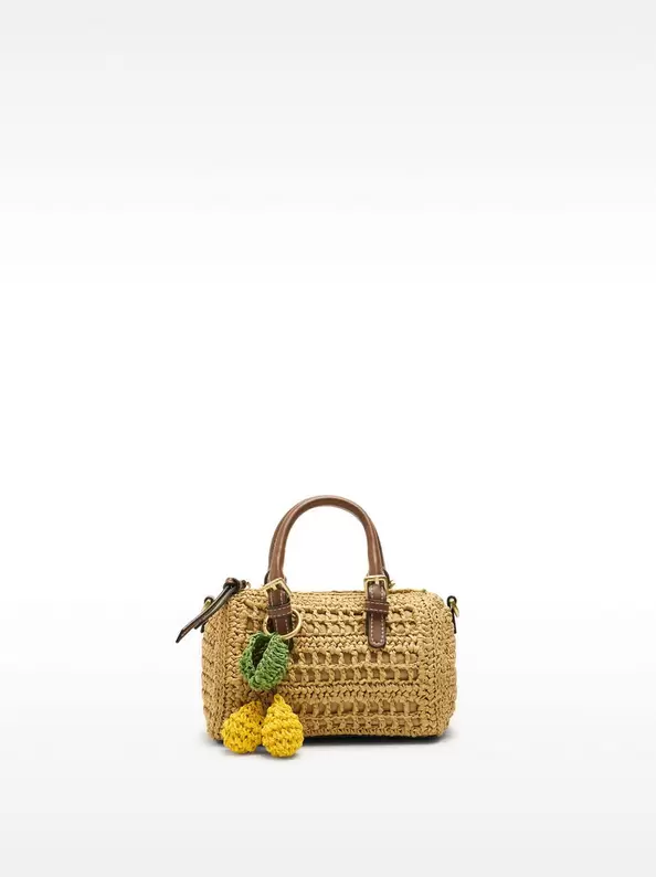 Oferta de Straw-effect tote bag with pendant por 25,99€ en Parfois