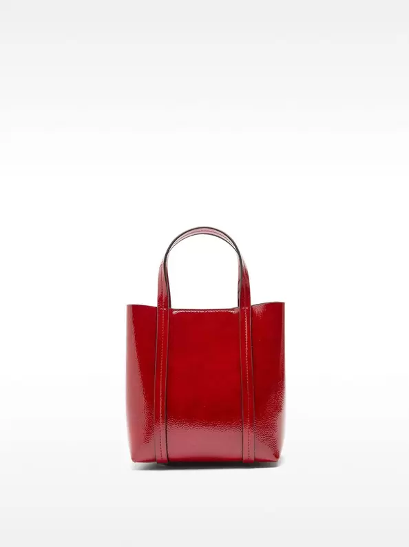 Oferta de Patent tote bag por 23,99€ en Parfois