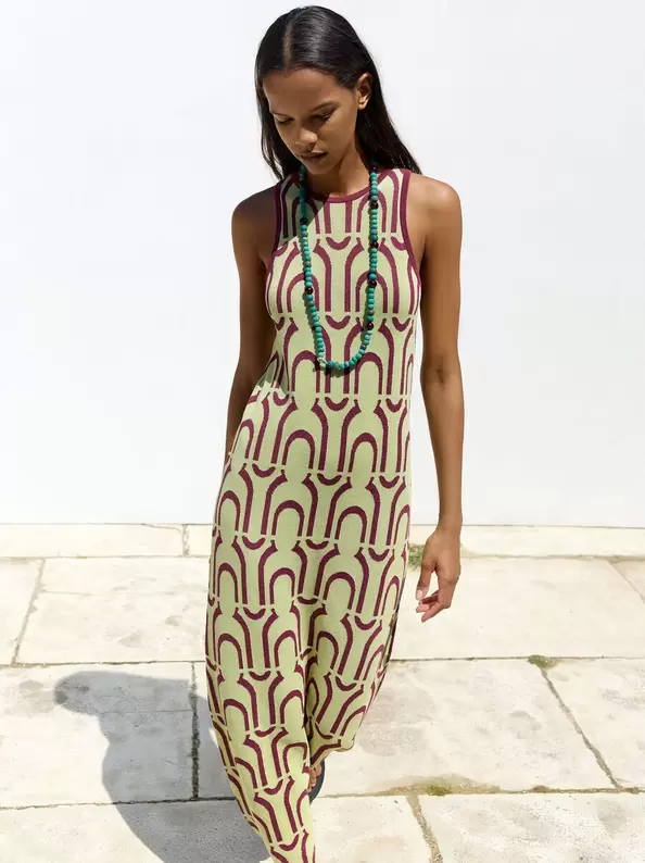 Oferta de Long jacquard knit dress por 39,99€ en Parfois